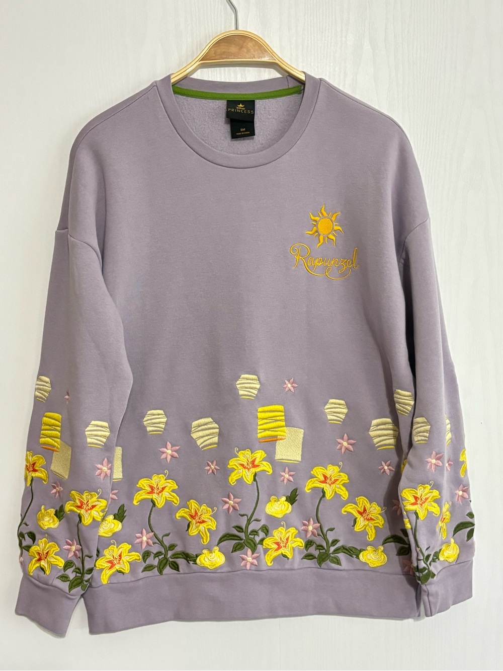 Box lunch Disney Rapunzel Sweatshirt Womens Small Purple Embroidered Tangled